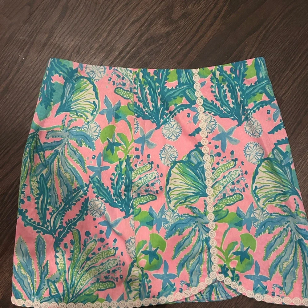 Lilly Pulitzer - Picture 2 of 5
